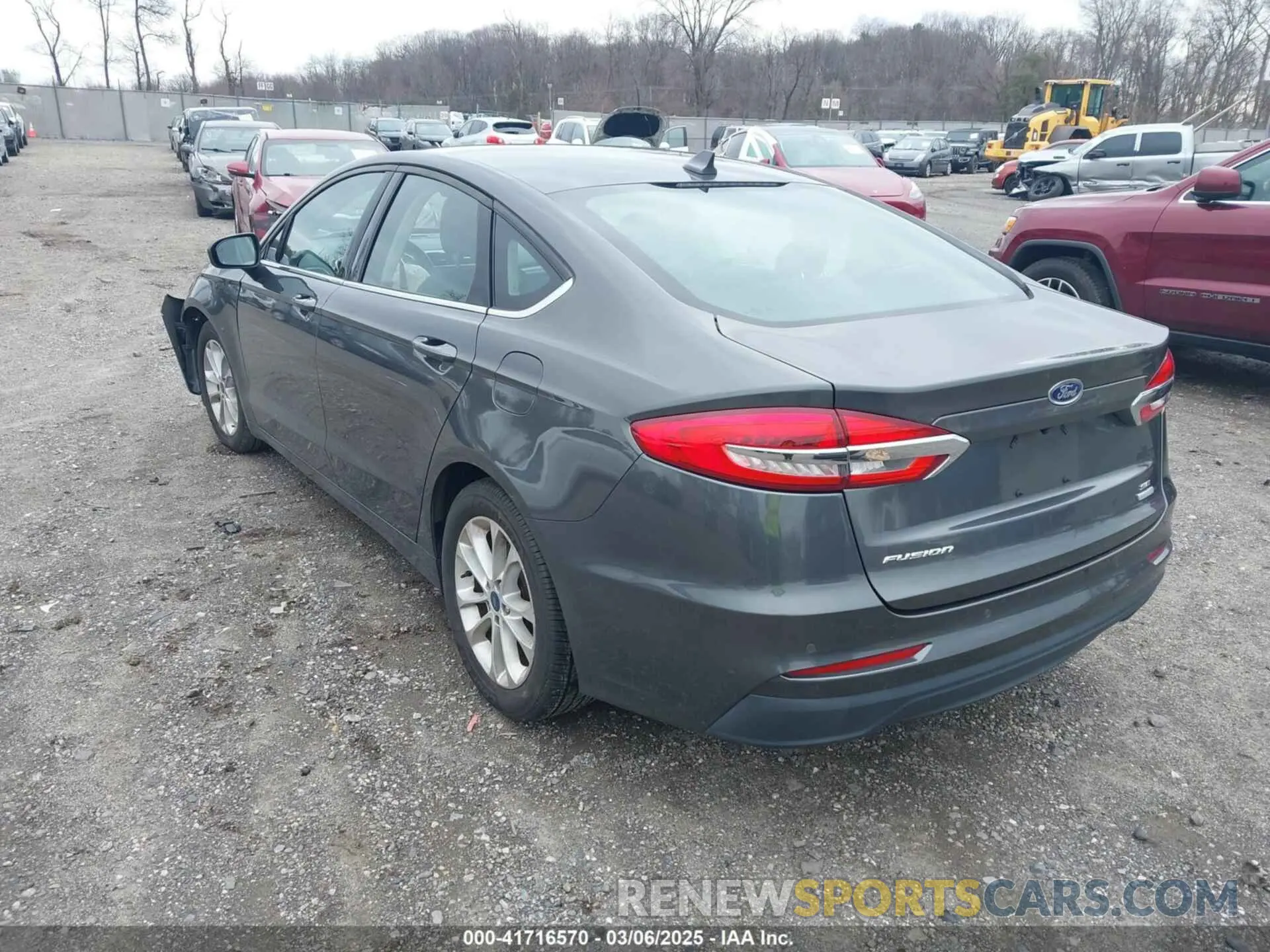 3 Photograph of a damaged car 3FA6P0HD3LR233913 FORD FUSION 2020