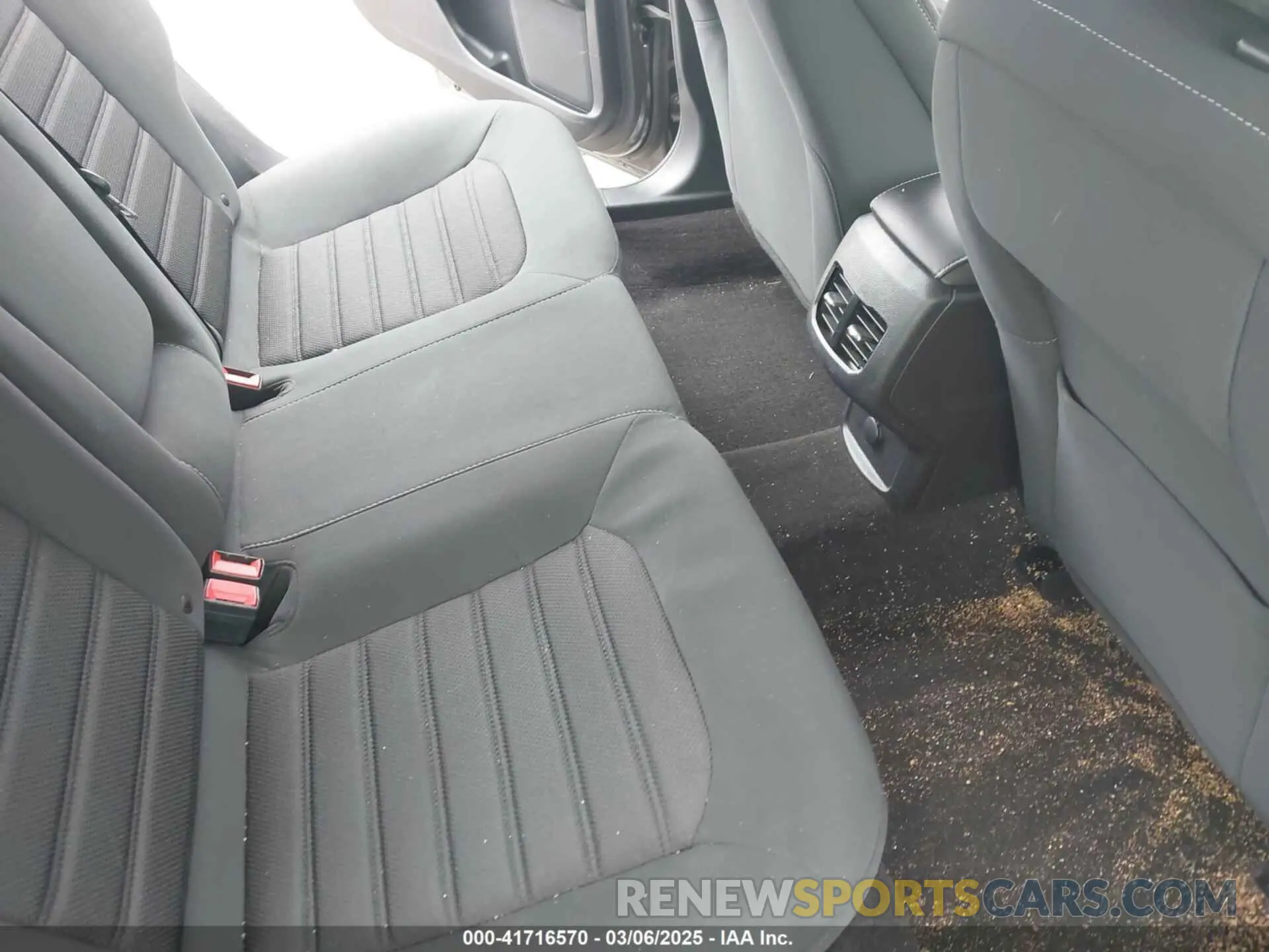 8 Photograph of a damaged car 3FA6P0HD3LR233913 FORD FUSION 2020