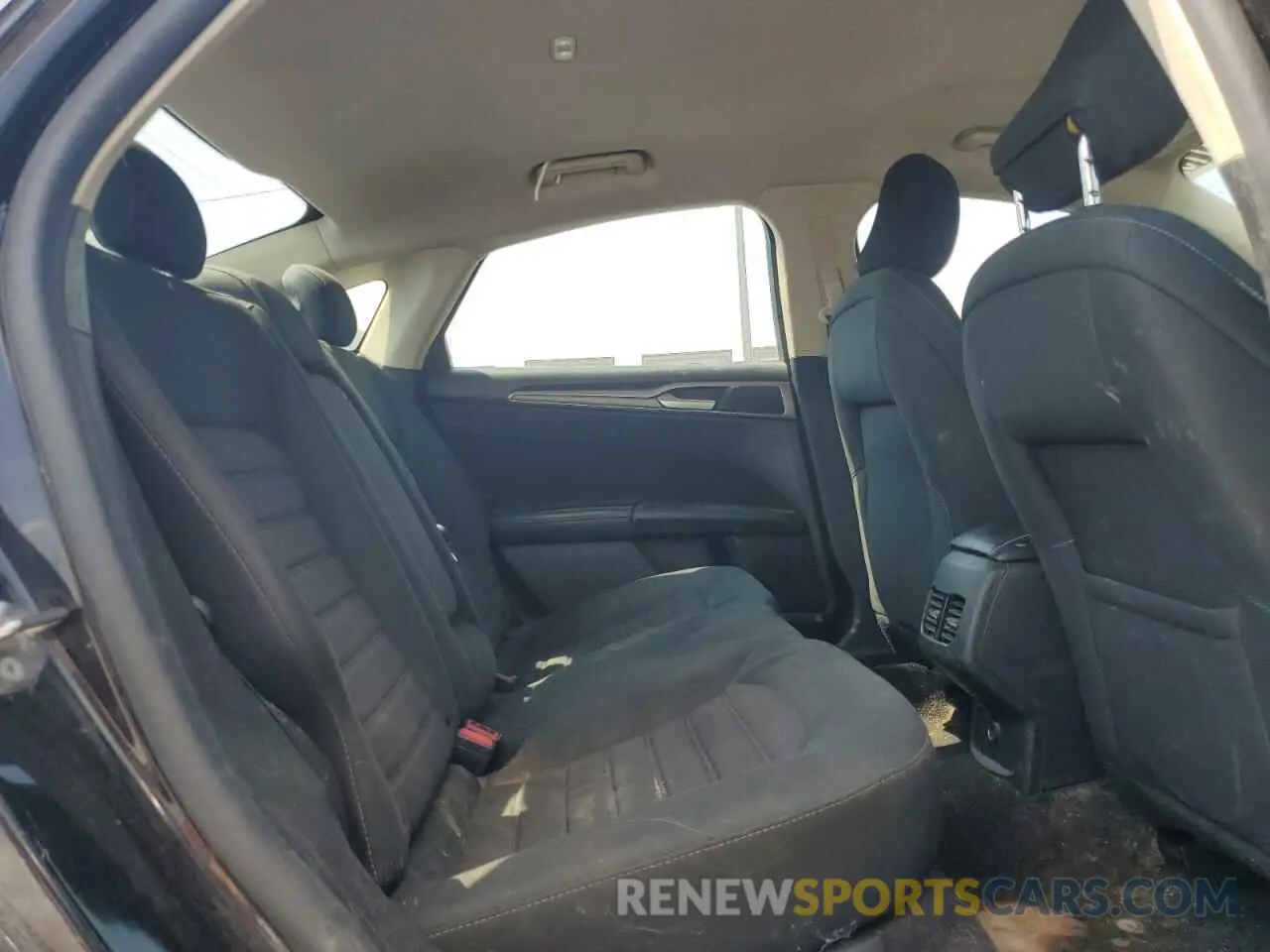 10 Photograph of a damaged car 3FA6P0HD3LR234947 FORD FUSION 2020