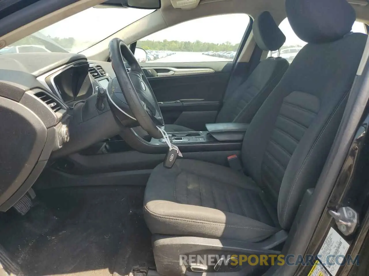 7 Photograph of a damaged car 3FA6P0HD3LR234947 FORD FUSION 2020