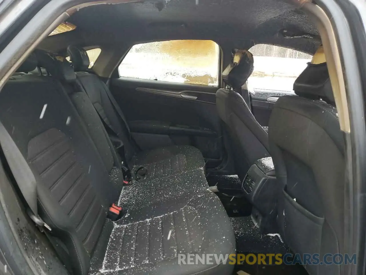 11 Photograph of a damaged car 3FA6P0HD3LR235838 FORD FUSION 2020