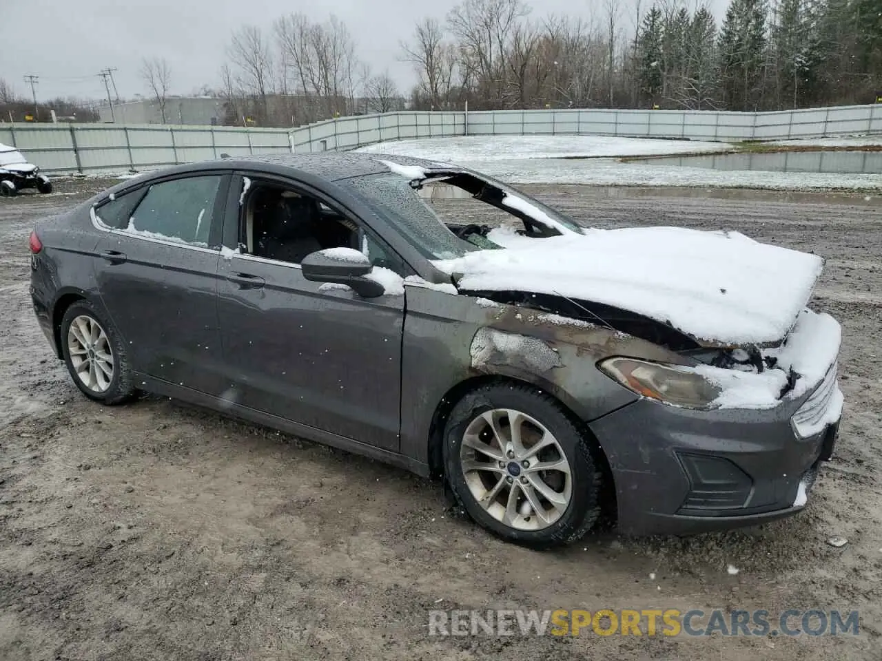 4 Photograph of a damaged car 3FA6P0HD3LR235838 FORD FUSION 2020