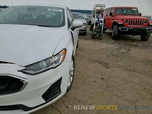 10 Photograph of a damaged car 3FA6P0HD3LR250467 FORD FUSION 2020