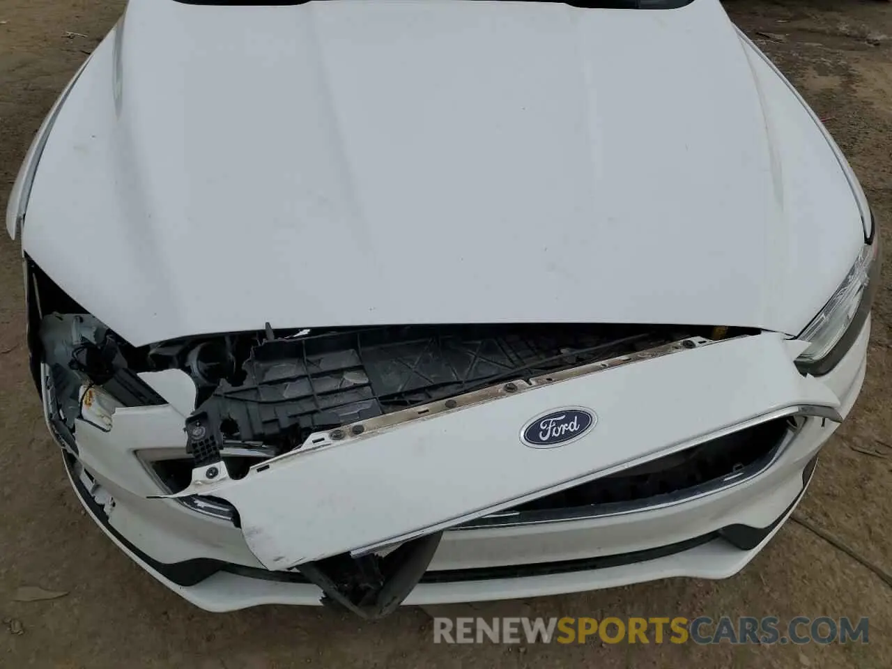 13 Photograph of a damaged car 3FA6P0HD3LR250467 FORD FUSION 2020