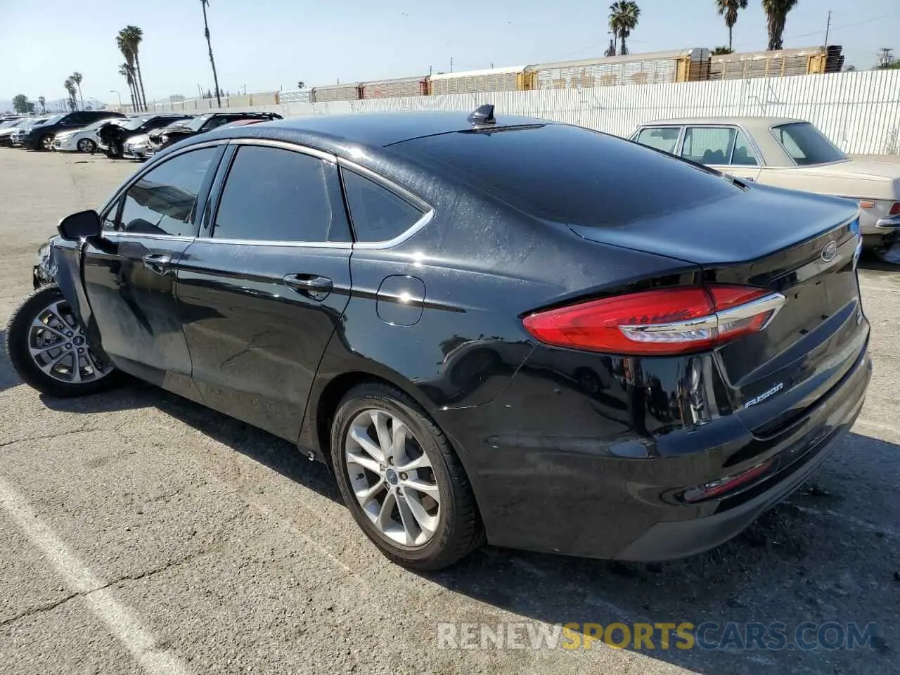 2 Photograph of a damaged car 3FA6P0HD3LR255393 FORD FUSION 2020
