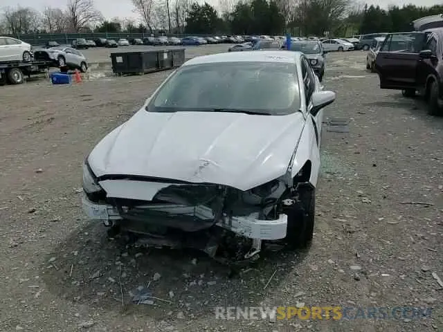 10 Photograph of a damaged car 3FA6P0HD3LR258035 FORD FUSION 2020