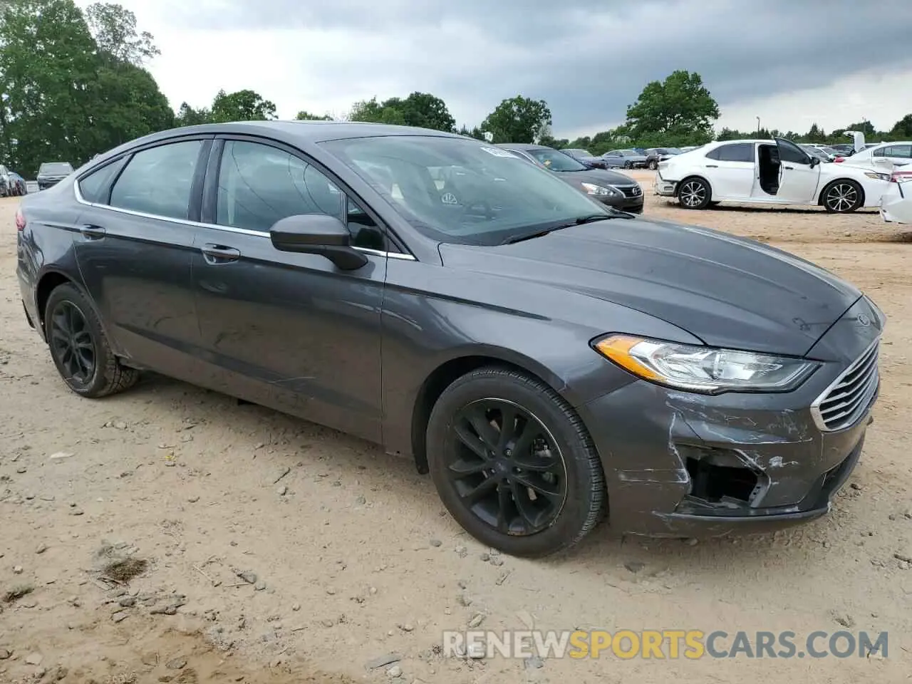 4 Photograph of a damaged car 3FA6P0HD4LR124425 FORD FUSION 2020
