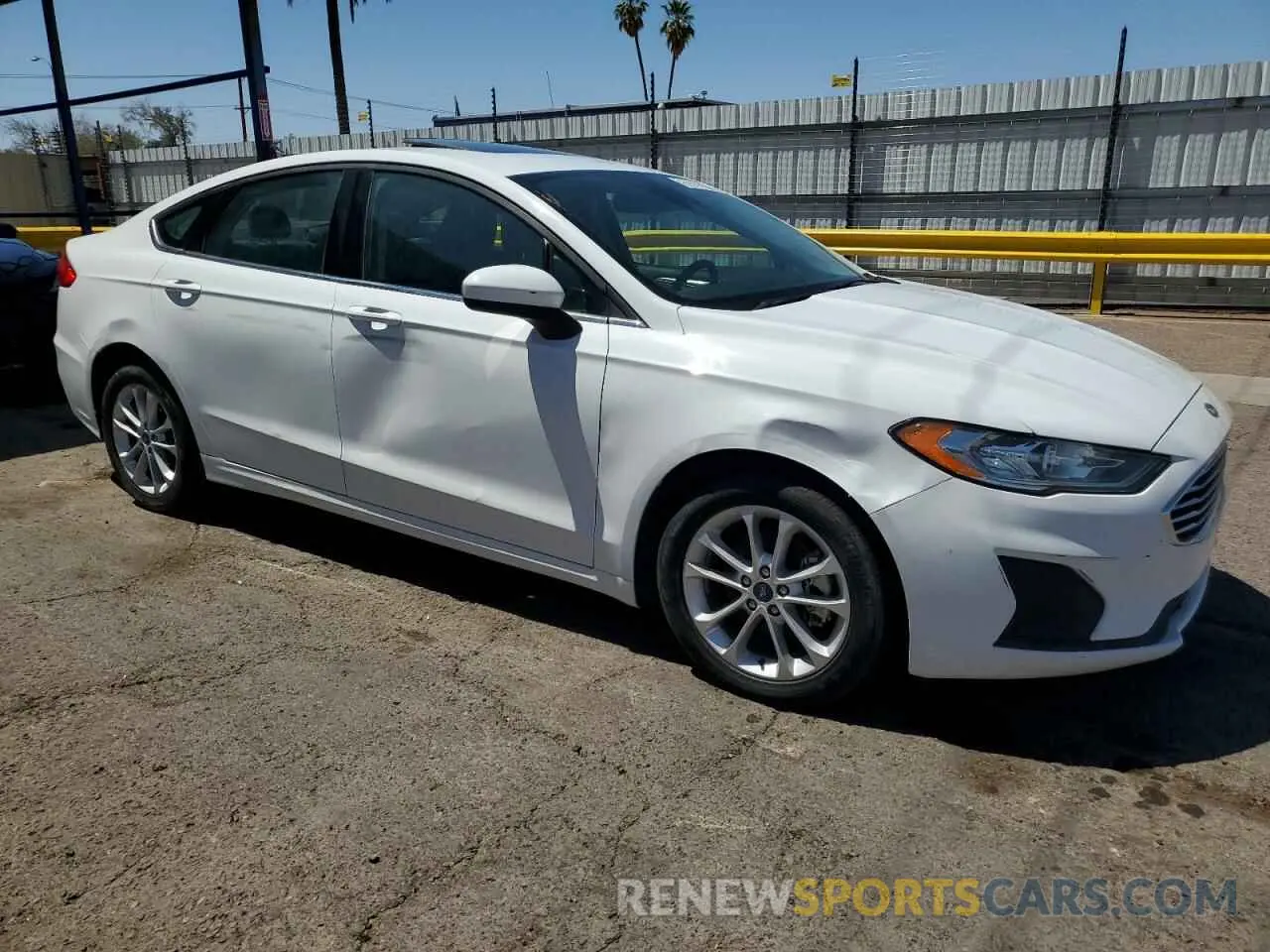 4 Photograph of a damaged car 3FA6P0HD4LR136008 FORD FUSION 2020