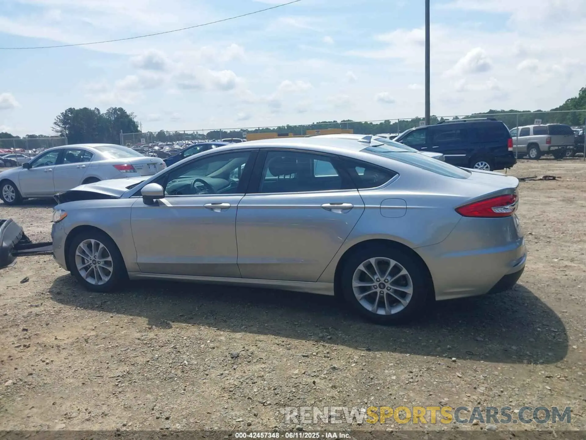 14 Photograph of a damaged car 3FA6P0HD4LR184141 FORD FUSION 2020