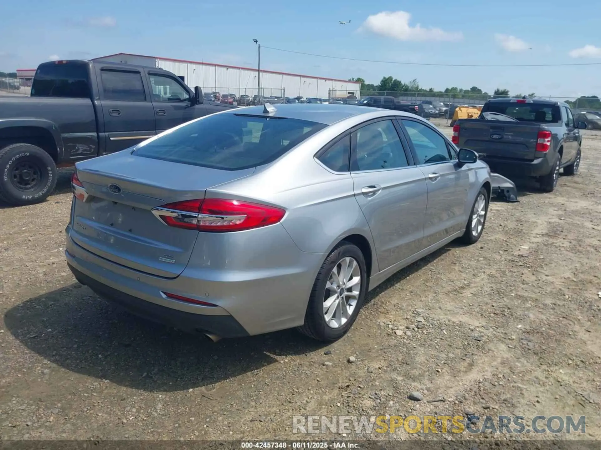 4 Photograph of a damaged car 3FA6P0HD4LR184141 FORD FUSION 2020