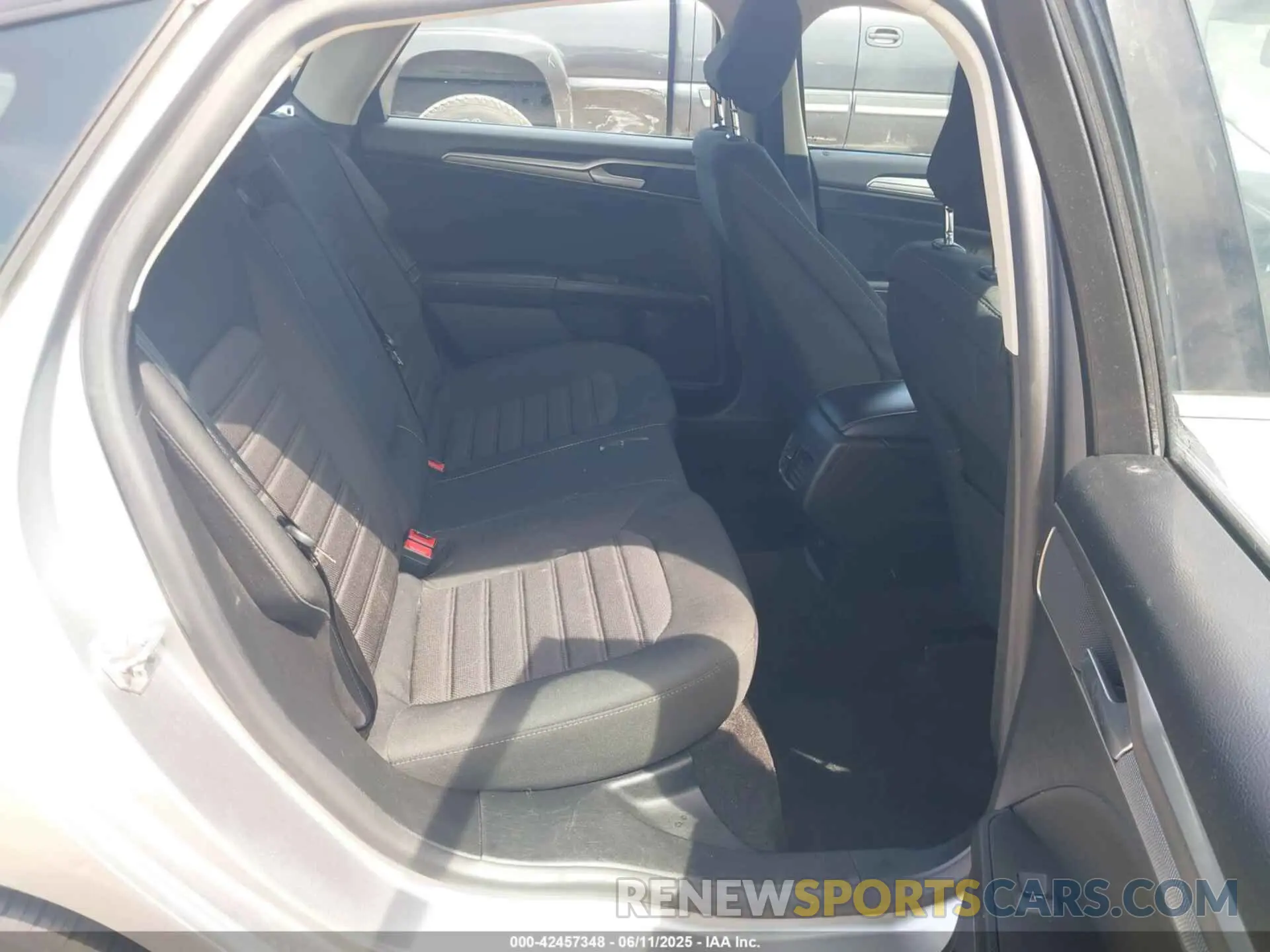 8 Photograph of a damaged car 3FA6P0HD4LR184141 FORD FUSION 2020