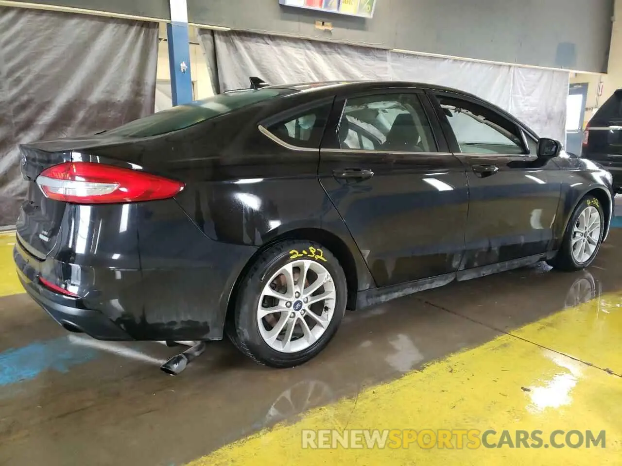 3 Photograph of a damaged car 3FA6P0HD4LR198329 FORD FUSION 2020