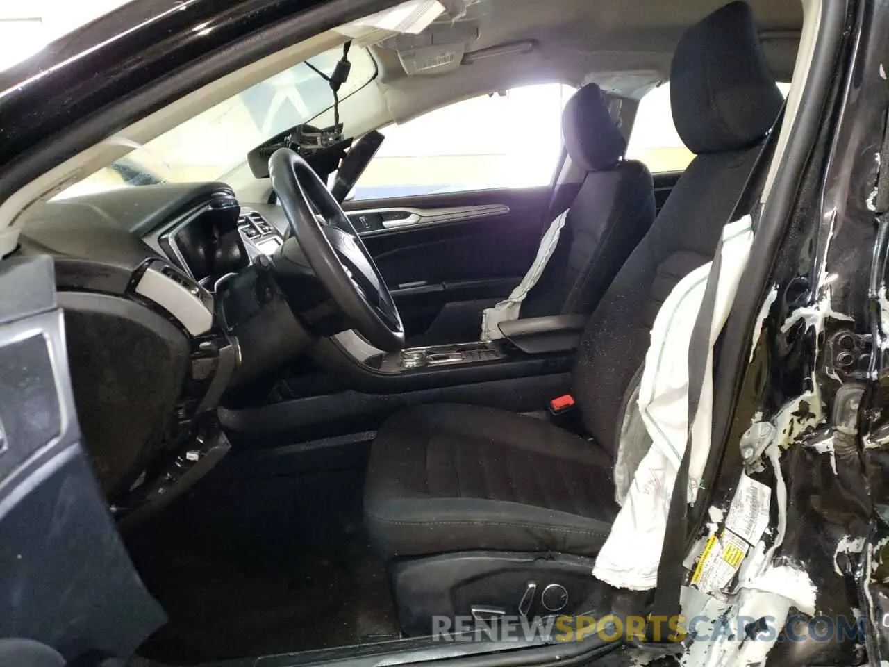 7 Photograph of a damaged car 3FA6P0HD4LR198329 FORD FUSION 2020