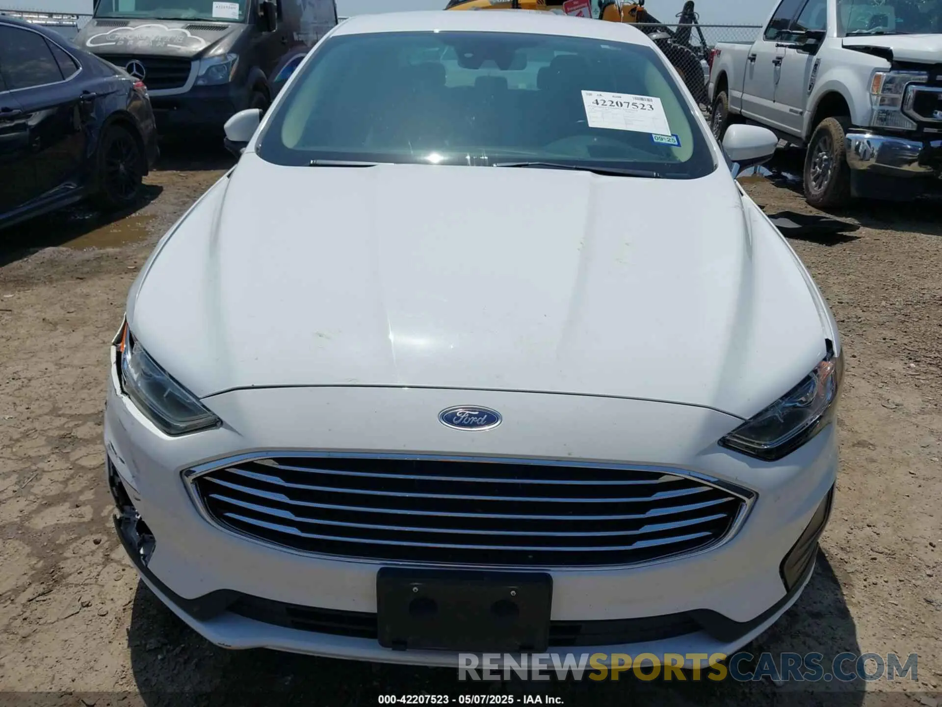 11 Photograph of a damaged car 3FA6P0HD4LR232009 FORD FUSION 2020