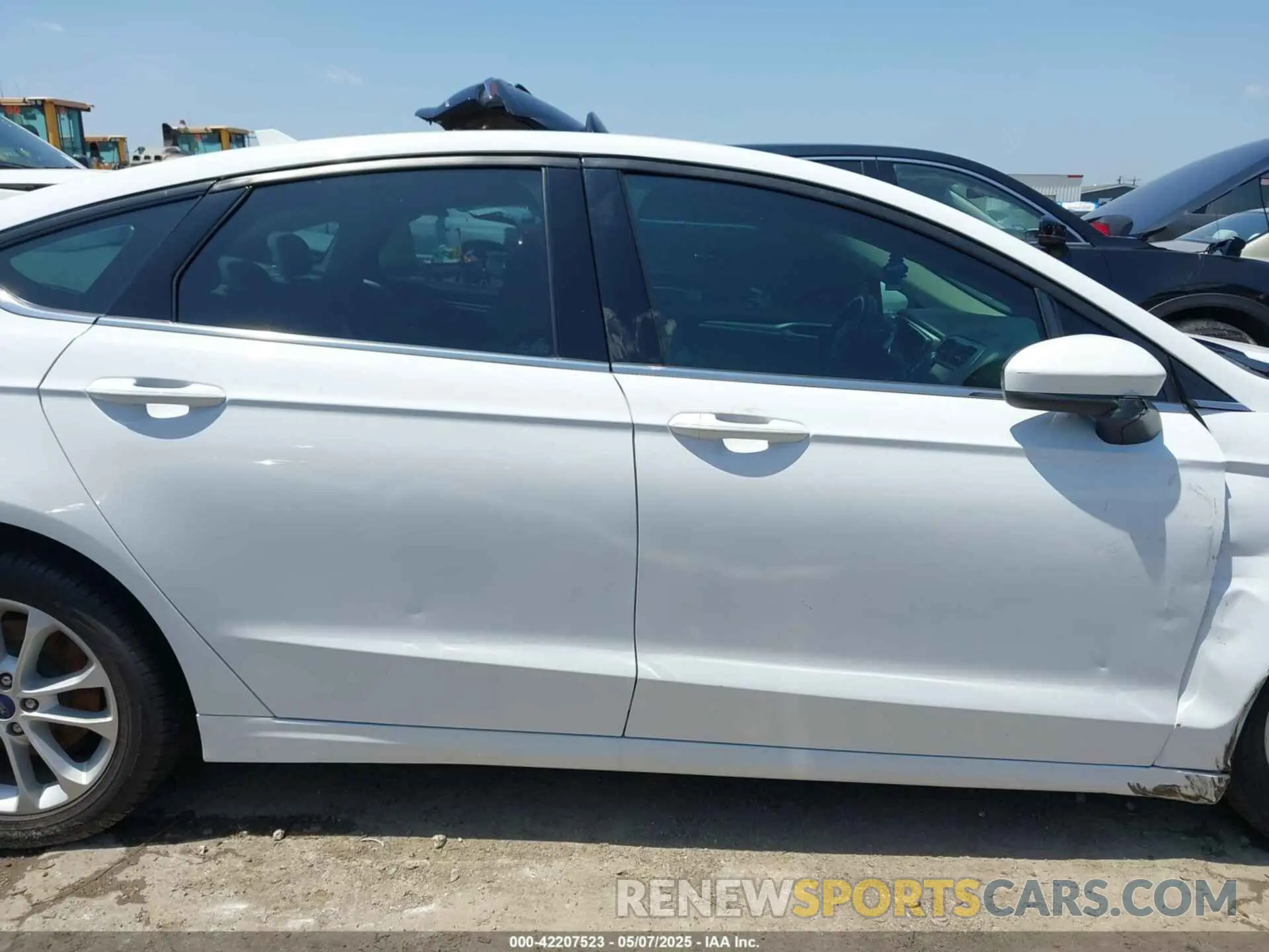 12 Photograph of a damaged car 3FA6P0HD4LR232009 FORD FUSION 2020