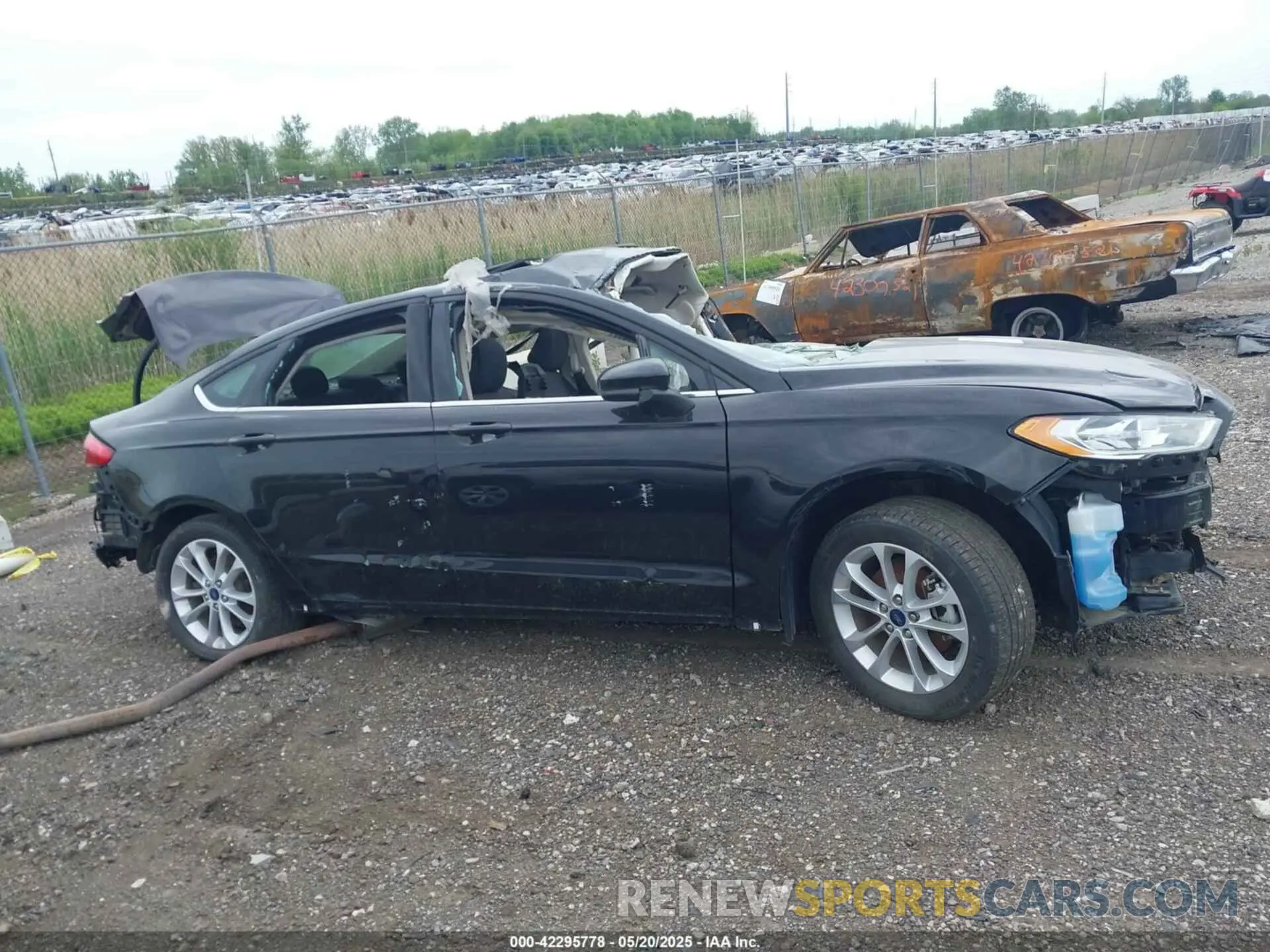 12 Photograph of a damaged car 3FA6P0HD4LR236240 FORD FUSION 2020