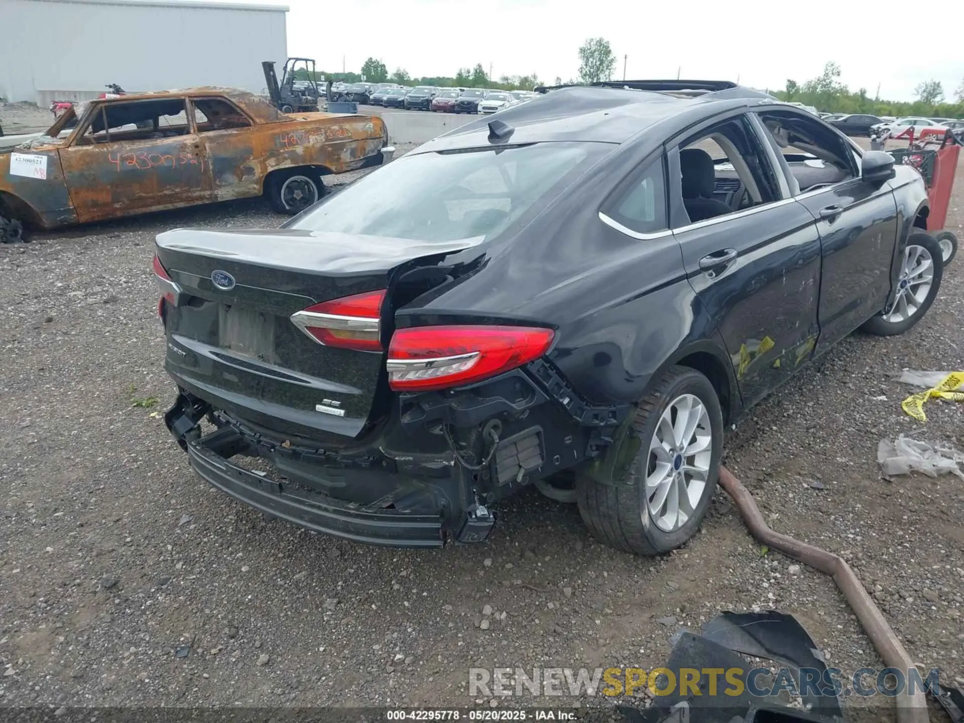 4 Photograph of a damaged car 3FA6P0HD4LR236240 FORD FUSION 2020