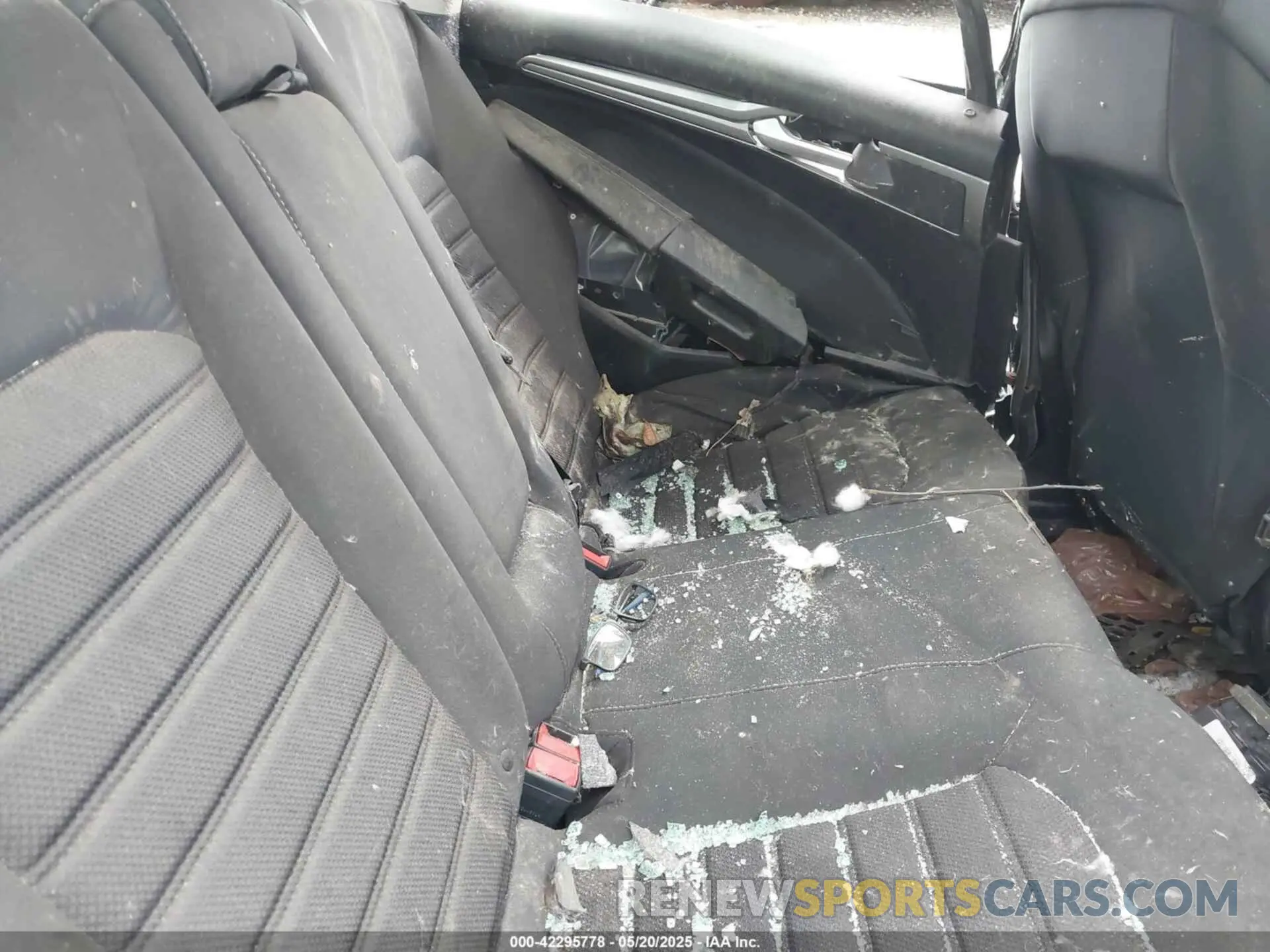 8 Photograph of a damaged car 3FA6P0HD4LR236240 FORD FUSION 2020