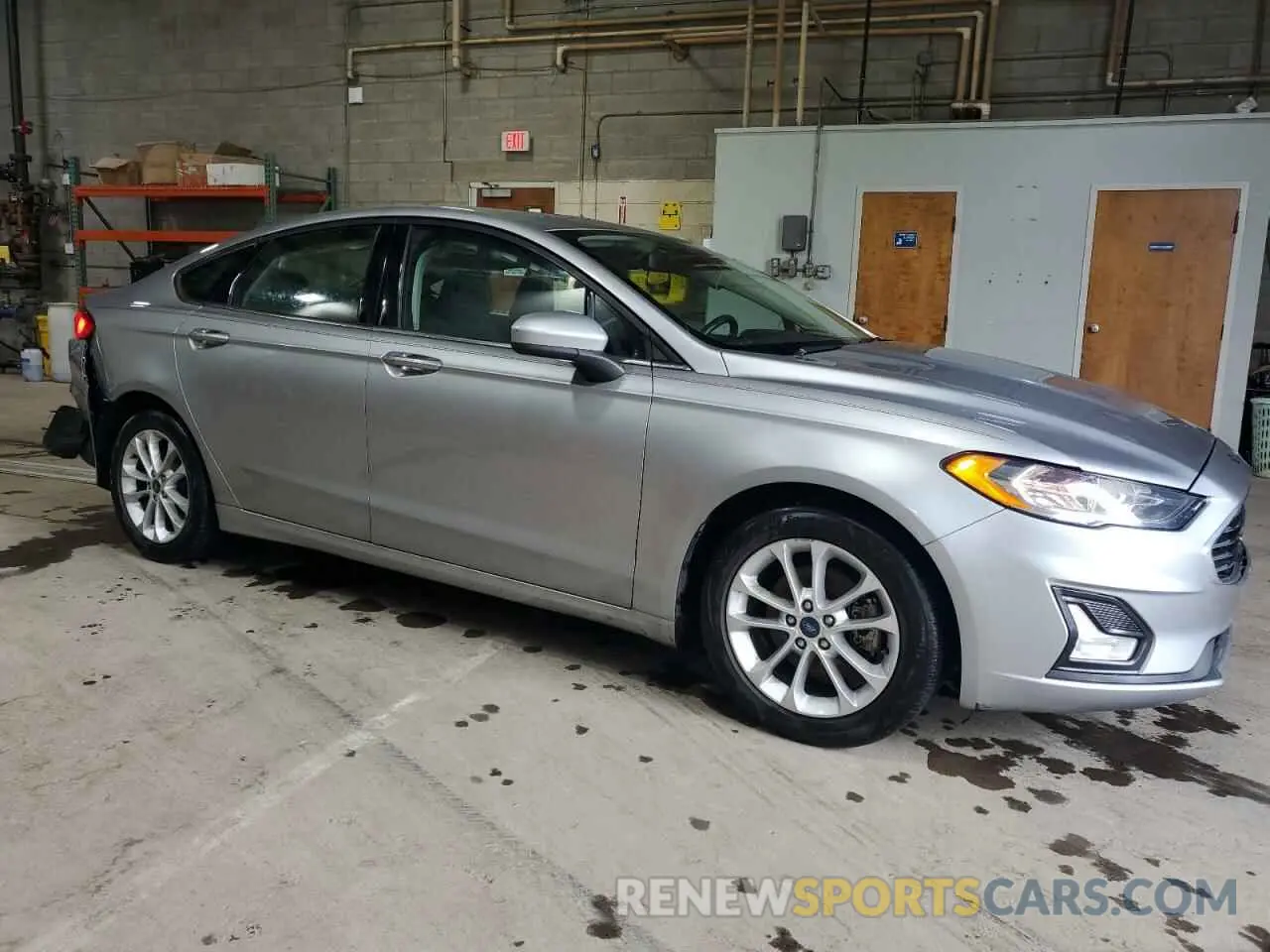 4 Photograph of a damaged car 3FA6P0HD5LR107388 FORD FUSION 2020