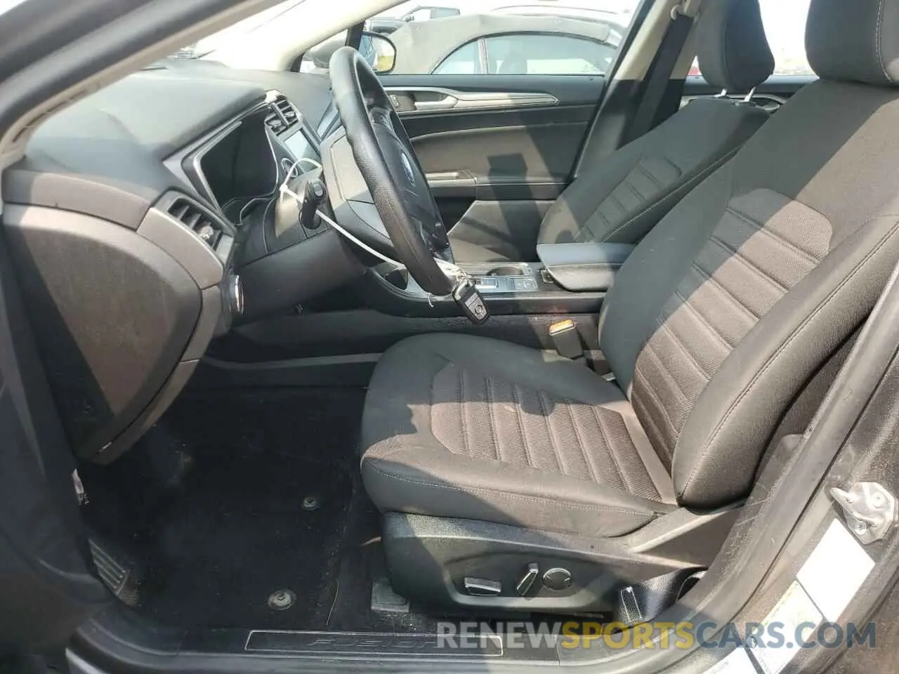 7 Photograph of a damaged car 3FA6P0HD5LR108704 FORD FUSION 2020