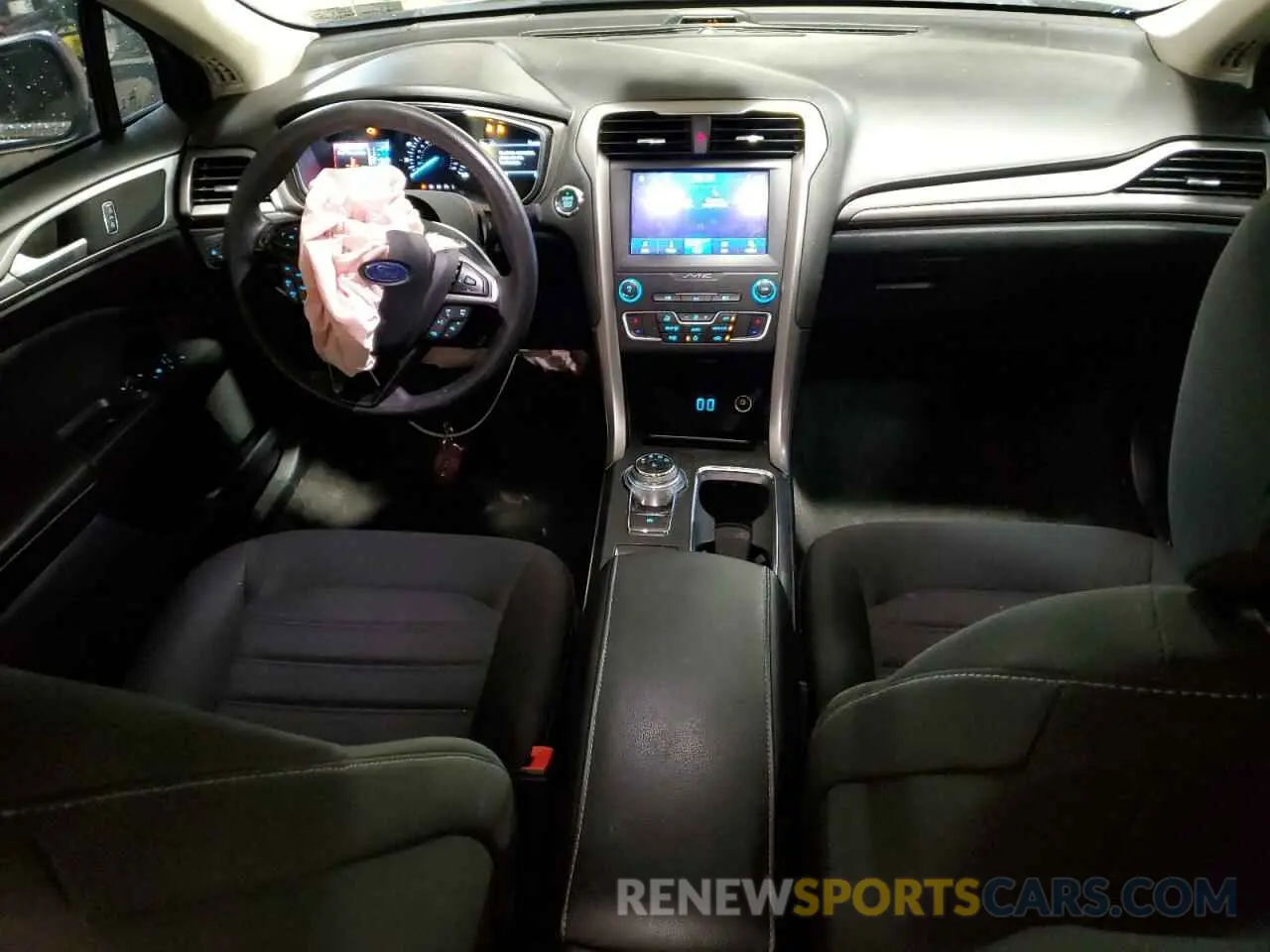 8 Photograph of a damaged car 3FA6P0HD5LR118519 FORD FUSION 2020