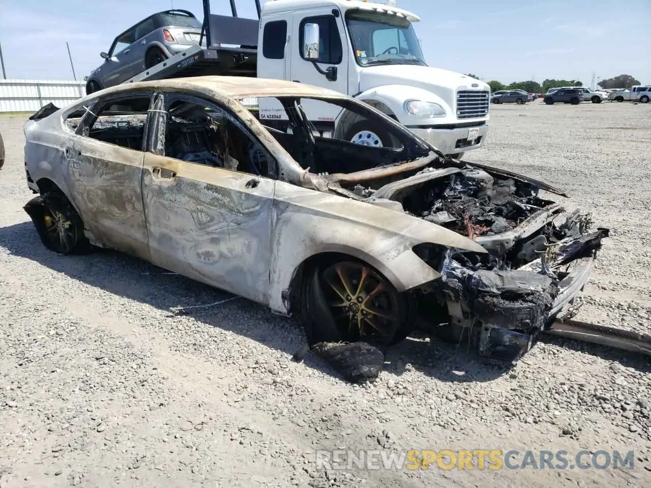 4 Photograph of a damaged car 3FA6P0HD5LR127544 FORD FUSION 2020