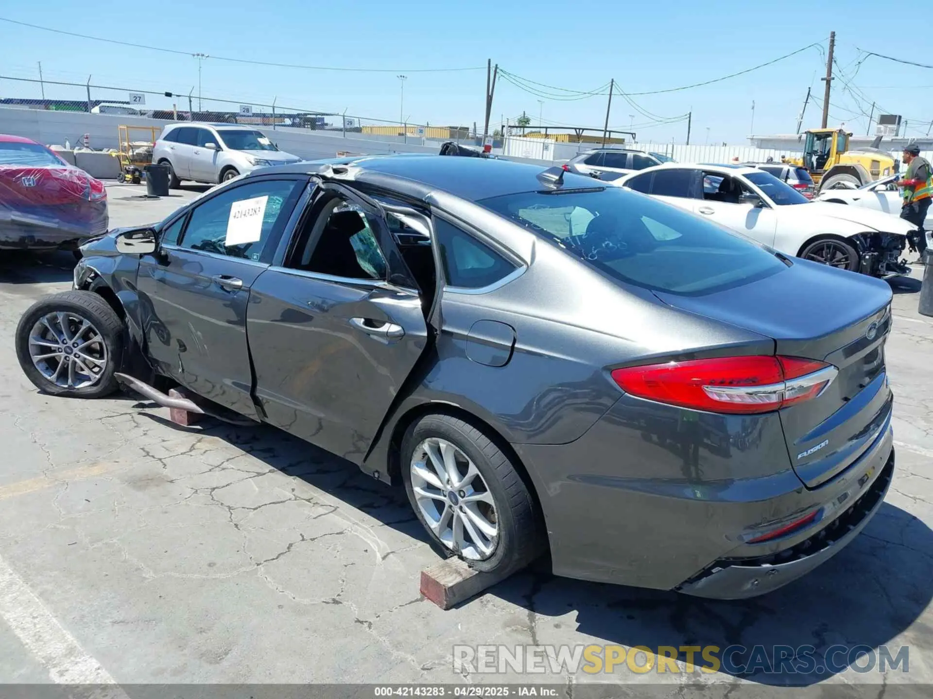 3 Photograph of a damaged car 3FA6P0HD5LR128564 FORD FUSION 2020