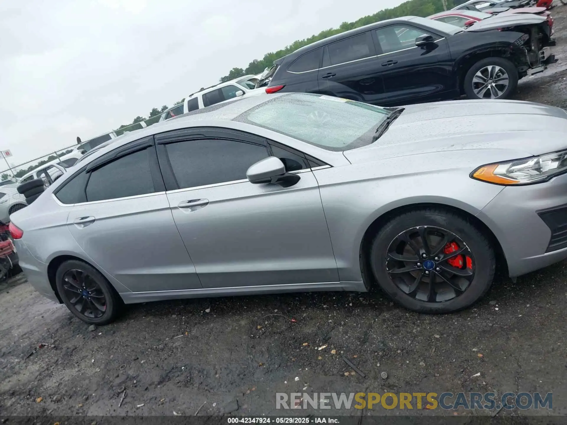 13 Photograph of a damaged car 3FA6P0HD5LR150418 FORD FUSION 2020