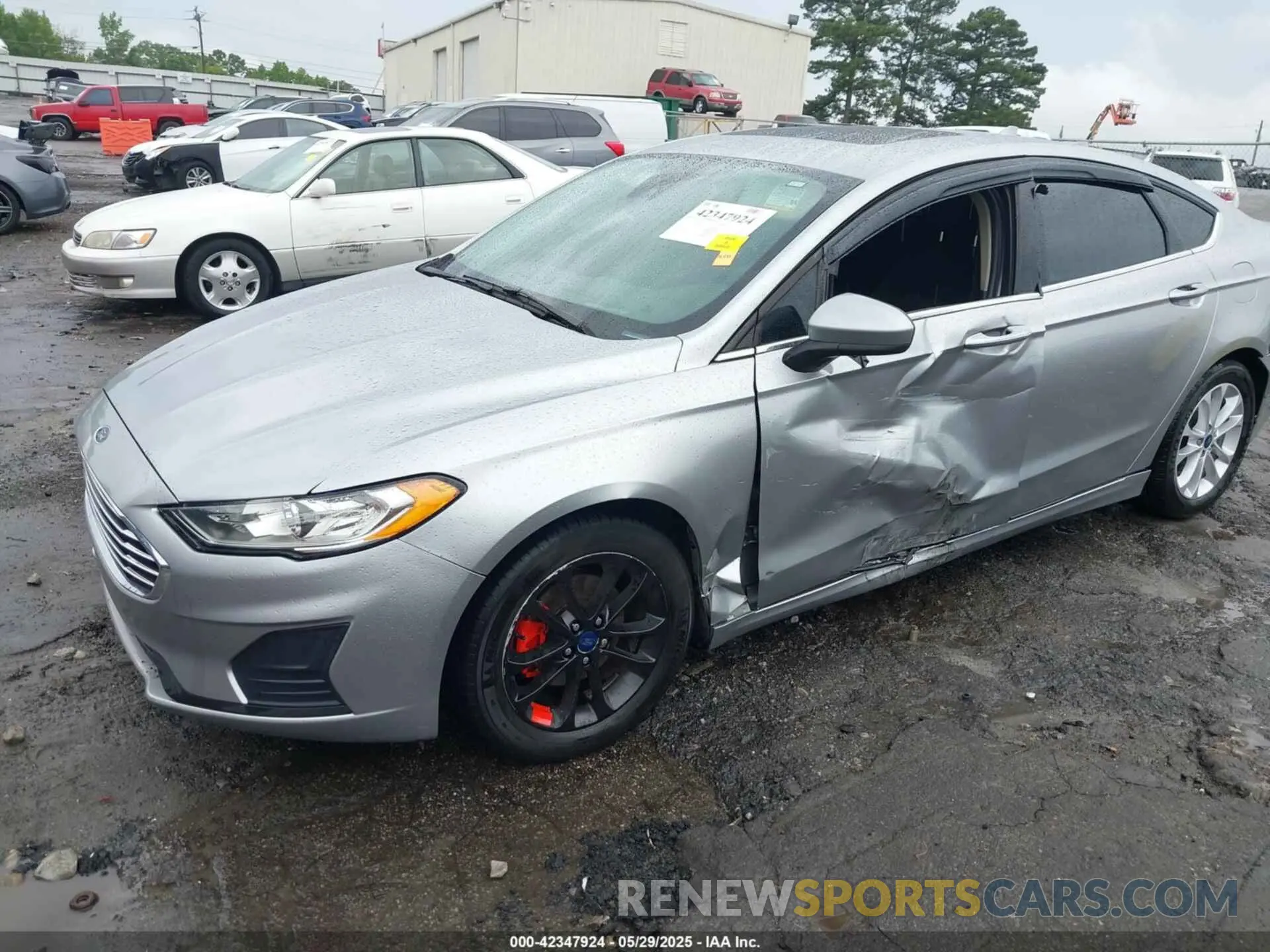 2 Photograph of a damaged car 3FA6P0HD5LR150418 FORD FUSION 2020