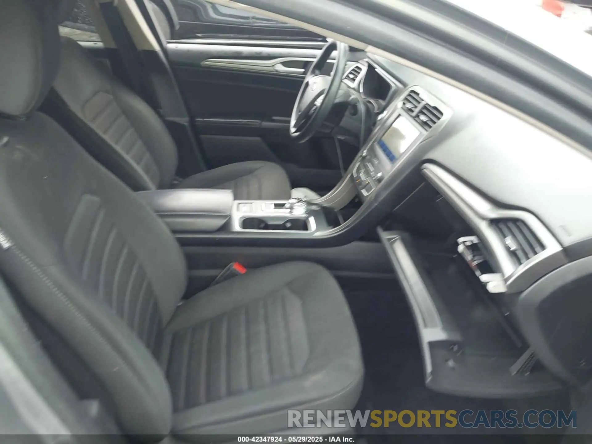5 Photograph of a damaged car 3FA6P0HD5LR150418 FORD FUSION 2020