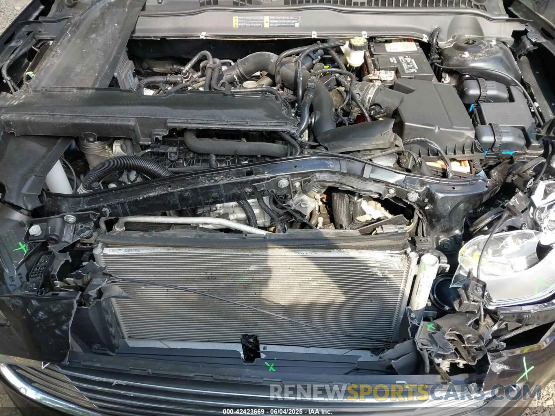 10 Photograph of a damaged car 3FA6P0HD5LR167543 FORD FUSION 2020