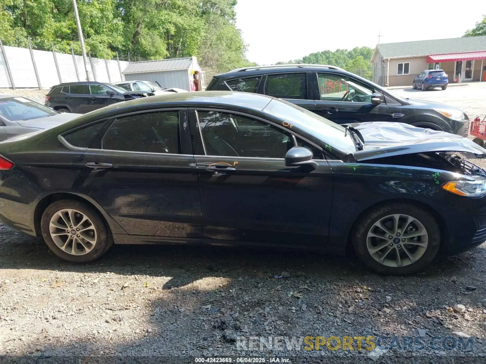 13 Photograph of a damaged car 3FA6P0HD5LR167543 FORD FUSION 2020