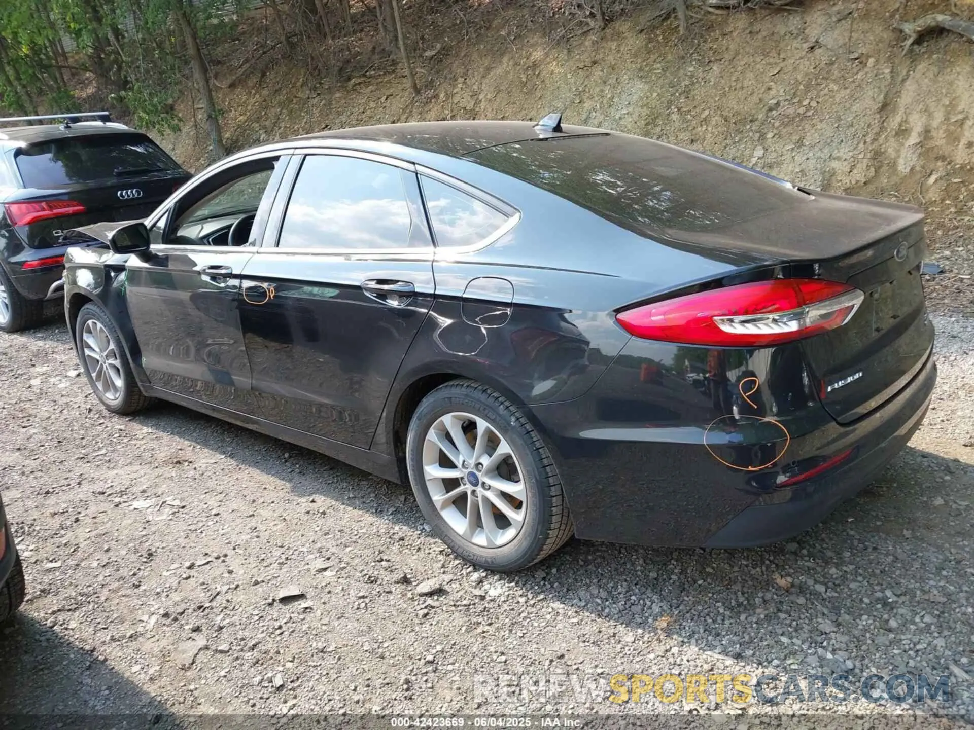 3 Photograph of a damaged car 3FA6P0HD5LR167543 FORD FUSION 2020