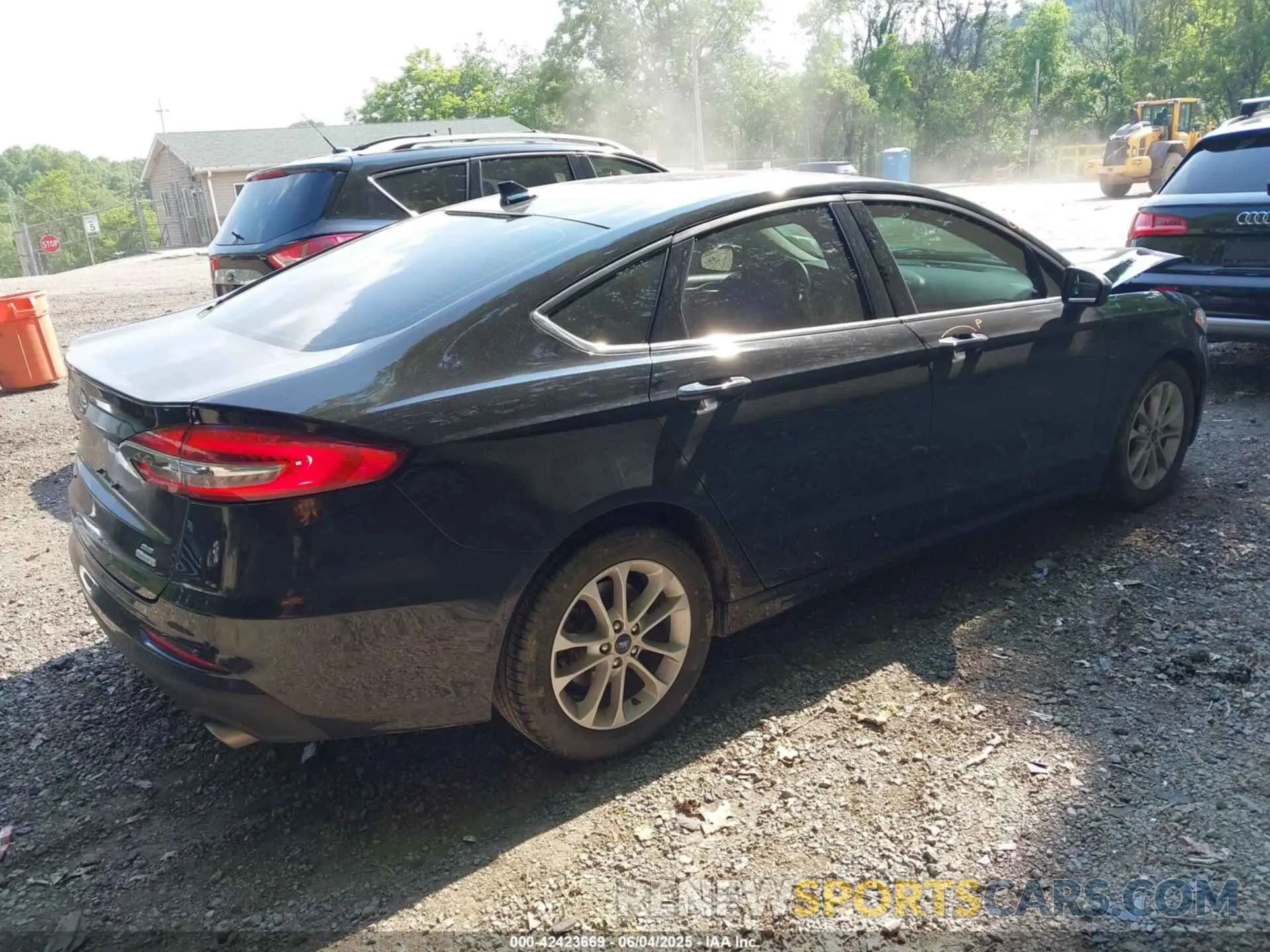 4 Photograph of a damaged car 3FA6P0HD5LR167543 FORD FUSION 2020