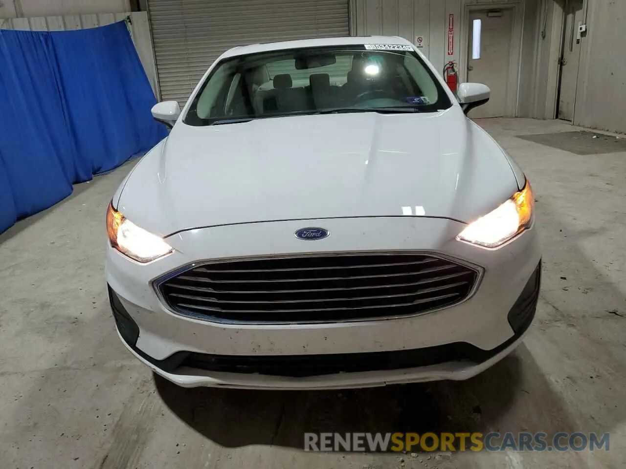 5 Photograph of a damaged car 3FA6P0HD5LR184245 FORD FUSION 2020