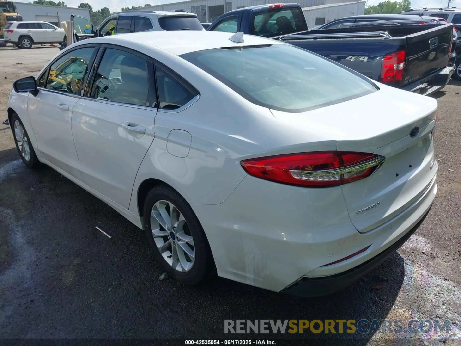 3 Photograph of a damaged car 3FA6P0HD5LR197416 FORD FUSION 2020