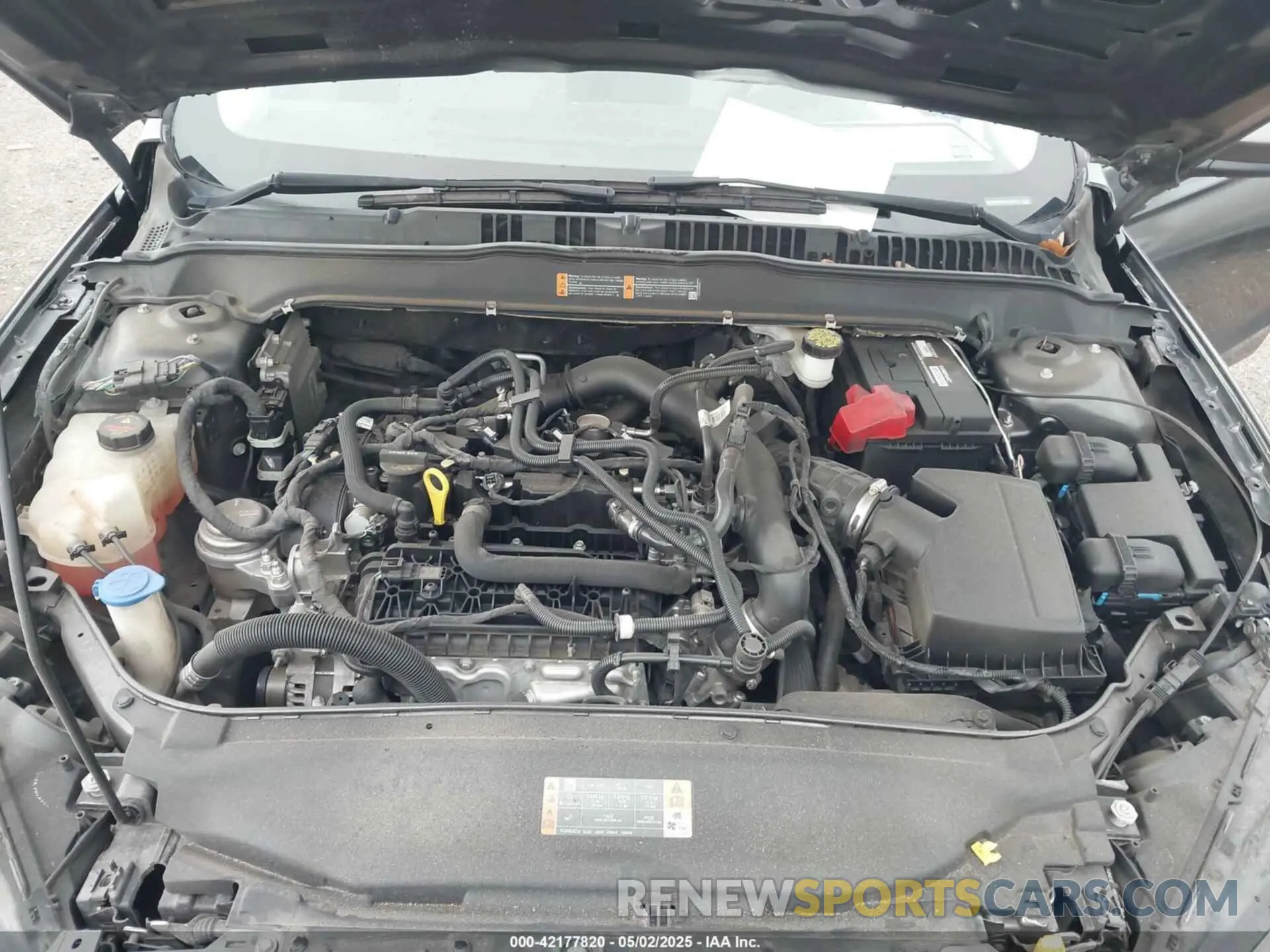 10 Photograph of a damaged car 3FA6P0HD5LR198744 FORD FUSION 2020