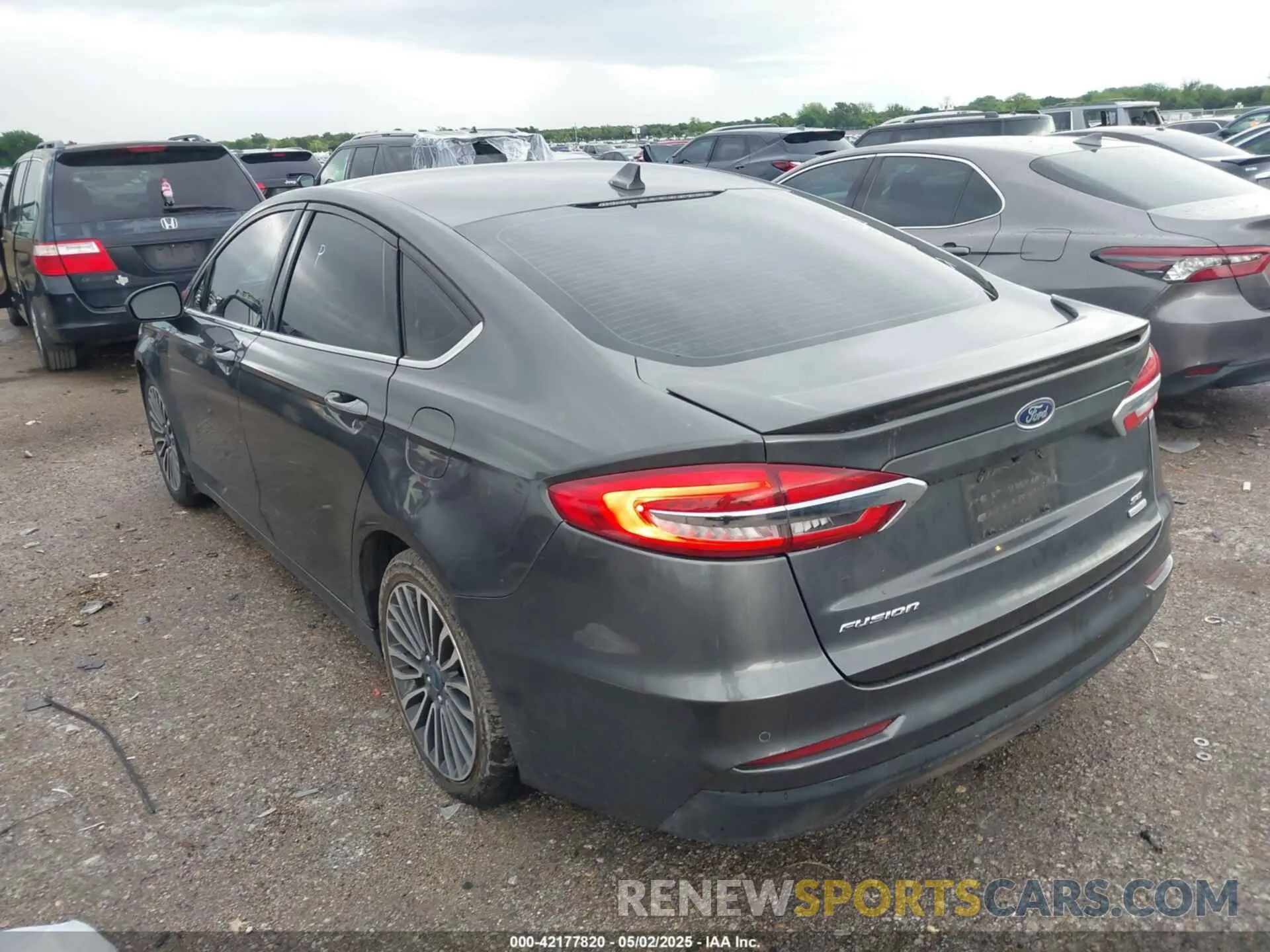 3 Photograph of a damaged car 3FA6P0HD5LR198744 FORD FUSION 2020