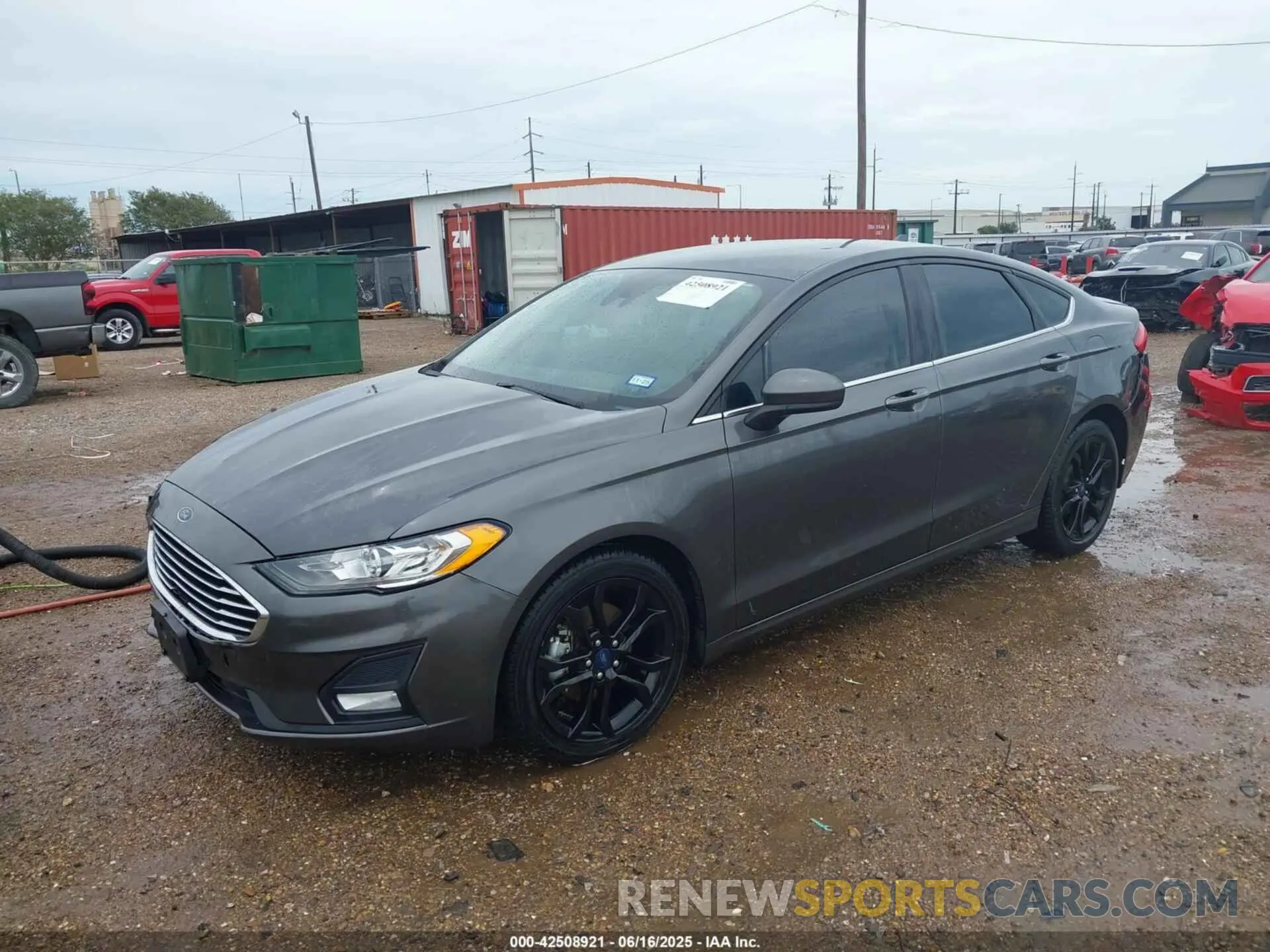 2 Photograph of a damaged car 3FA6P0HD5LR198811 FORD FUSION 2020