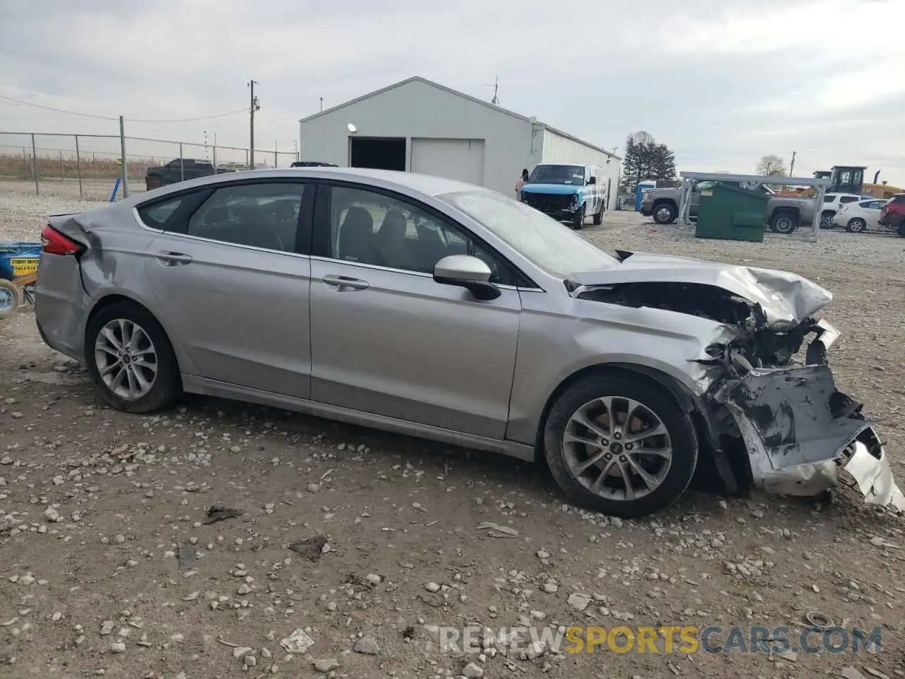 4 Photograph of a damaged car 3FA6P0HD5LR225019 FORD FUSION 2020