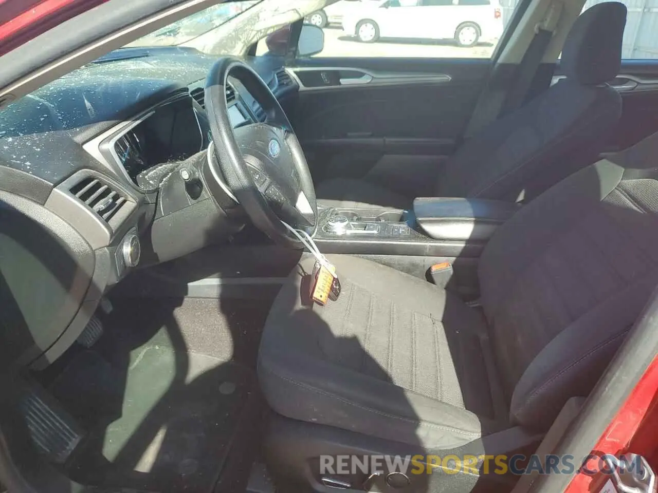 7 Photograph of a damaged car 3FA6P0HD5LR225098 FORD FUSION 2020