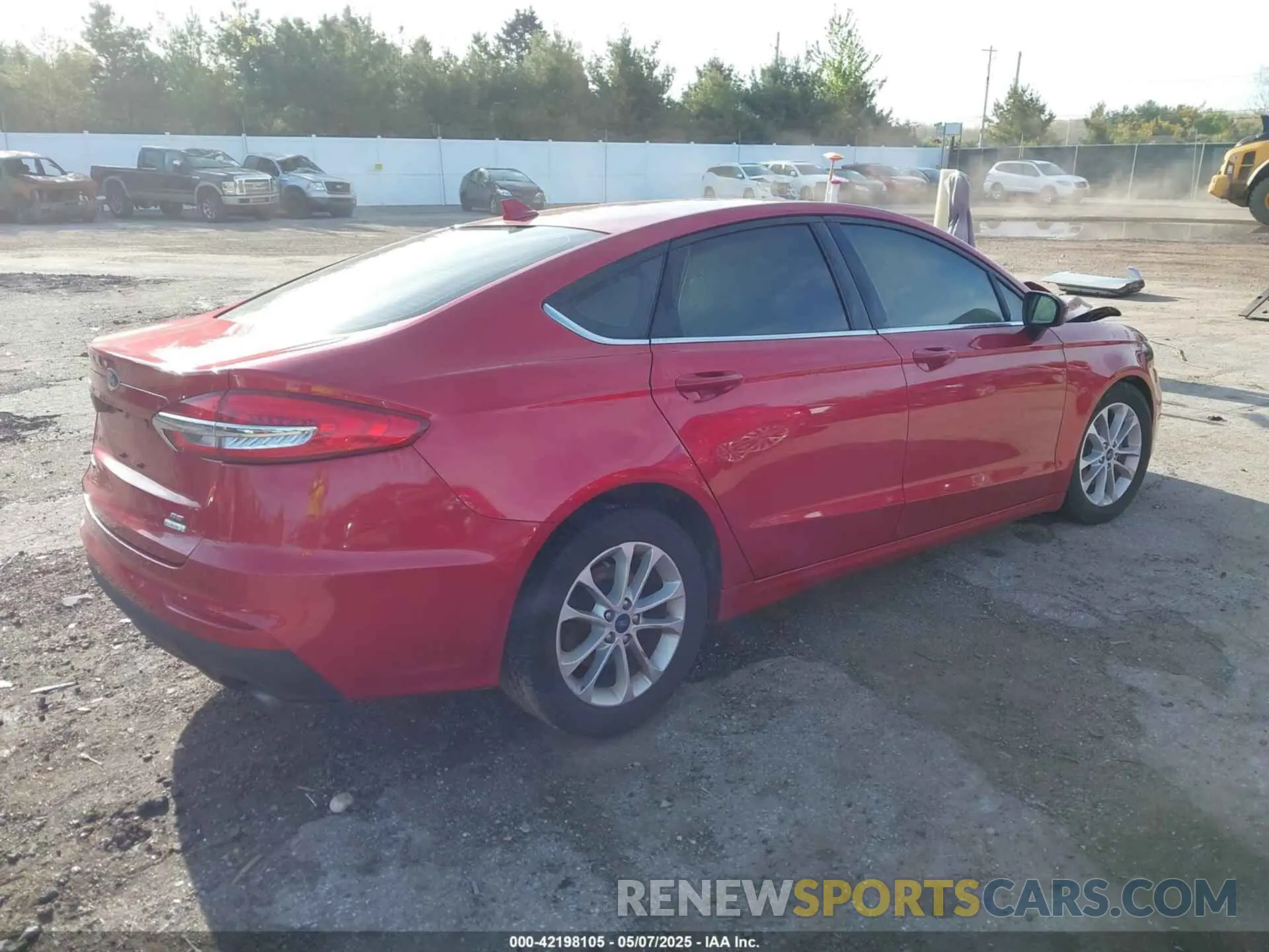 4 Photograph of a damaged car 3FA6P0HD5LR229457 FORD FUSION 2020