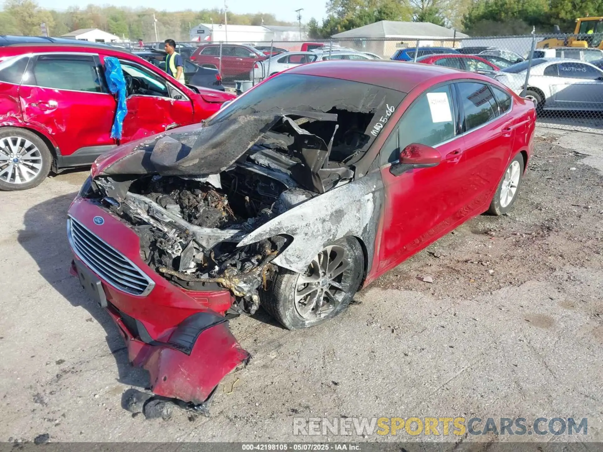6 Photograph of a damaged car 3FA6P0HD5LR229457 FORD FUSION 2020
