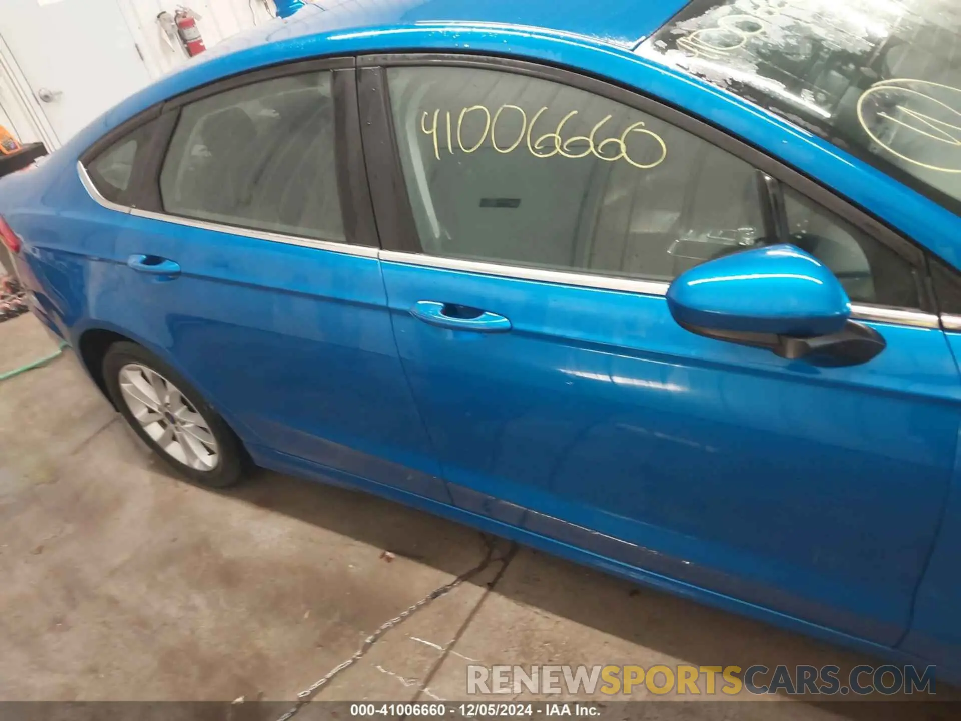 13 Photograph of a damaged car 3FA6P0HD5LR235436 FORD FUSION 2020