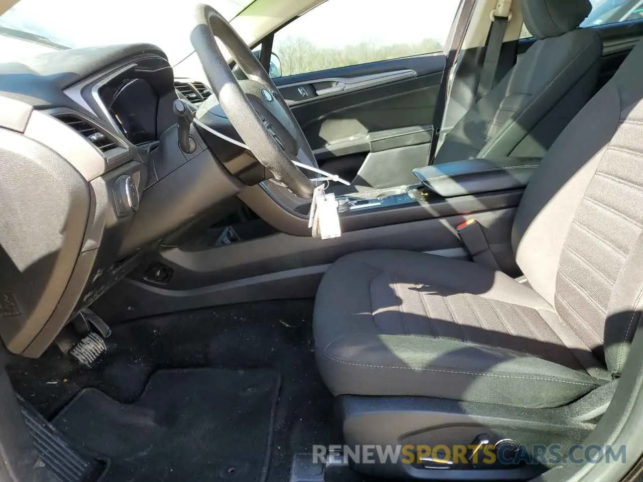 7 Photograph of a damaged car 3FA6P0HD5LR247294 FORD FUSION 2020