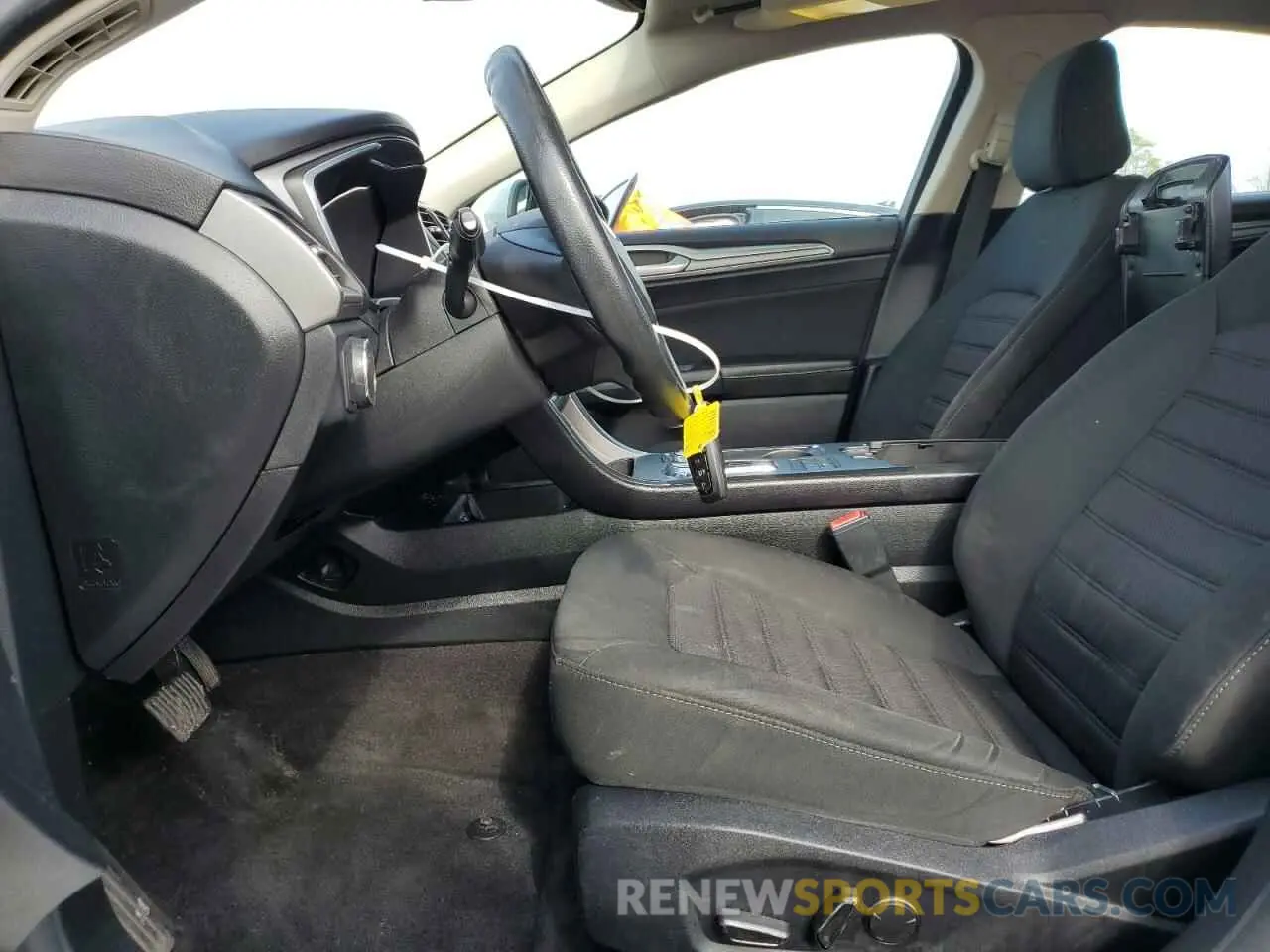 7 Photograph of a damaged car 3FA6P0HD5LR254469 FORD FUSION 2020