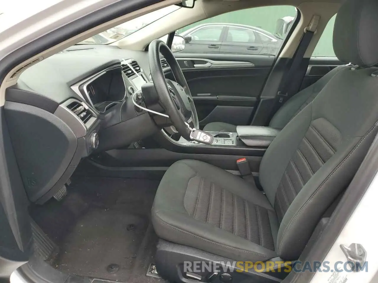 7 Photograph of a damaged car 3FA6P0HD5LR255590 FORD FUSION 2020