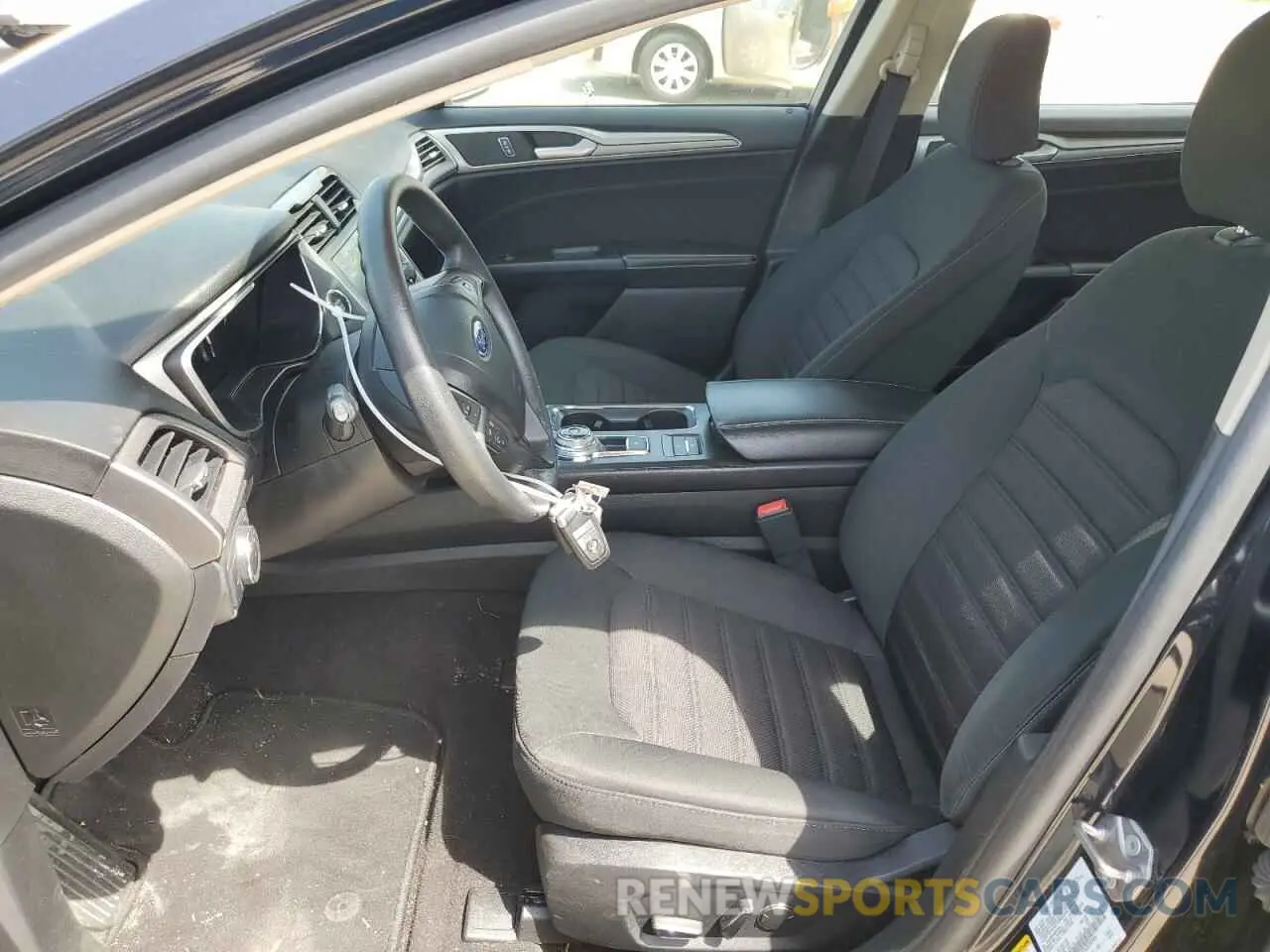 7 Photograph of a damaged car 3FA6P0HD5LR257646 FORD FUSION 2020
