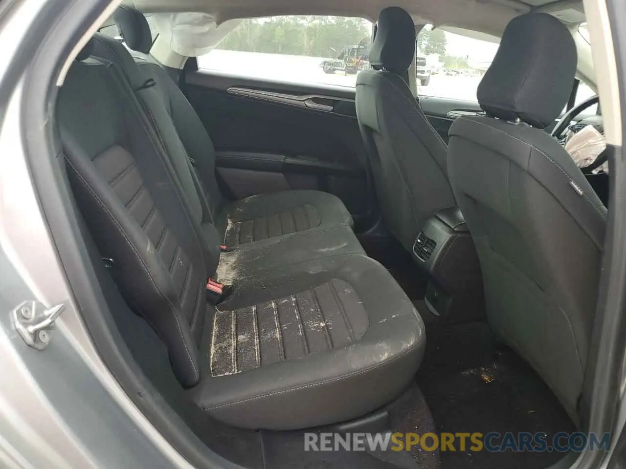 11 Photograph of a damaged car 3FA6P0HD6LR122367 FORD FUSION 2020