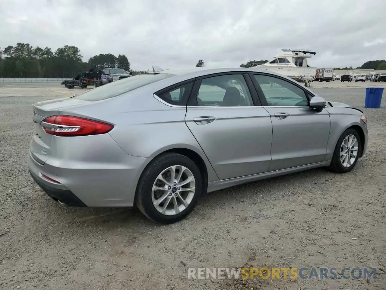 3 Photograph of a damaged car 3FA6P0HD6LR122367 FORD FUSION 2020
